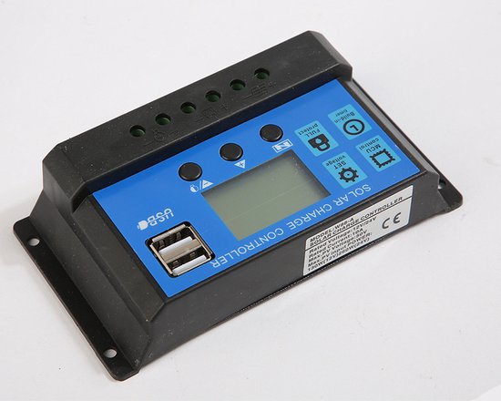 zonnepaneel laadregelaar-Geschikt voor 12 en 24 volt installaties -met 2 USB-uitgangen en LCD-display