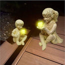 Creatieve hars tuinbeeld-Jongen en meisje standbeeld-decoratief tuinfiguur met glow in the dark poeder