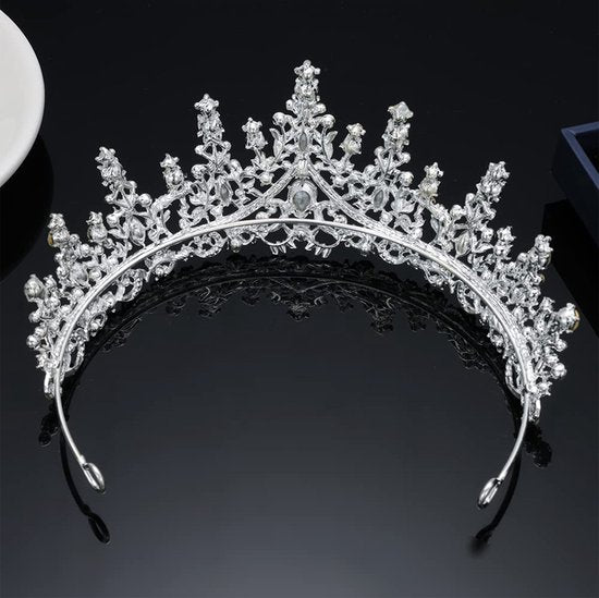 Zilveren Tiara Diadeem Haarsieraad - Elegant en Duurzaam - Geschikt voor Verschillende Gelegenheden