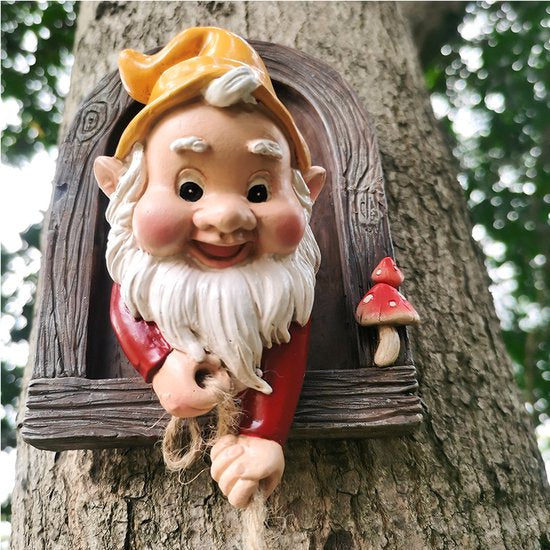 Klimmende Kabouters- Een Magisch Tuinornament en Creatief Geschenk voor Binnen en Buiten
