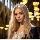 Luxe Gouden Kroon met Witte Diamanten voor Feesten