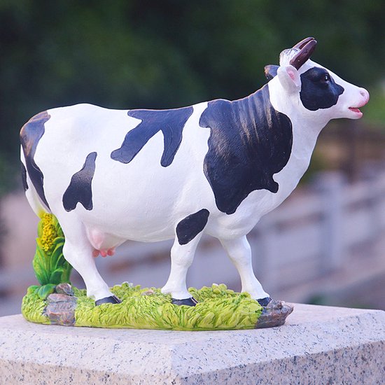 Levendig Koeienbeeldje van Synthetische Hars 22x8x17cm