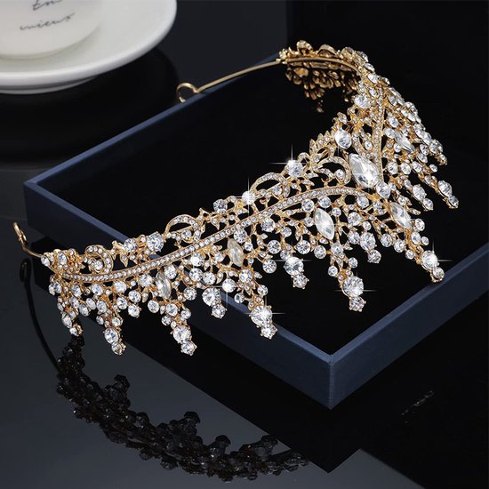 Gouden Tiara Diadeem Haarsieraad -Elegant en Duurzaam - Geschikt voor Verschillende Gelegenheden