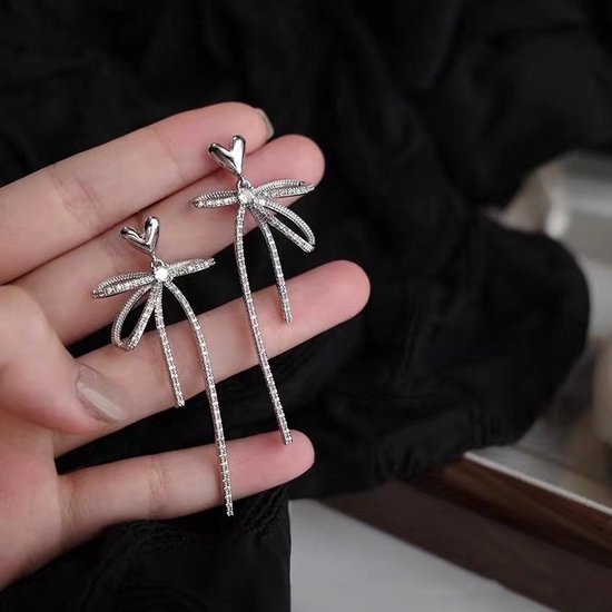 Reitsman vlinder oorbellen met zirkonia voor elke gelegenhei