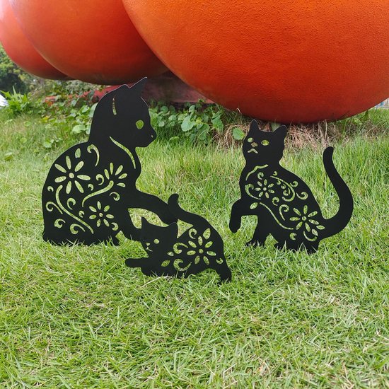TUINBEELD 3 KATTEN