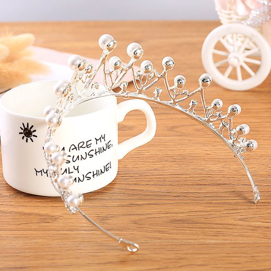 Luxe Zilveren Koninklijke Tiara: Witte Parels & Kristallen