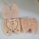 Houten Tandvormig Tandendoosje – Nederlandse Versie – Duurzaam FSC Grenenhout – 20 Genummerde Vakjes – Unisex Melktand Bewaardoos voor Jongens & Meisjes – Stevige Magneetsluiting – Persoonlijk Profiel Binnenzijde – Compact Baby Keepsake Kraamcadeau