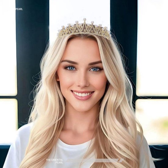 Luxe Koninklijke Tiara met Witte Parels en Sprankelende Kristallen-Goud Kroon voor Speciale Gelegenheden