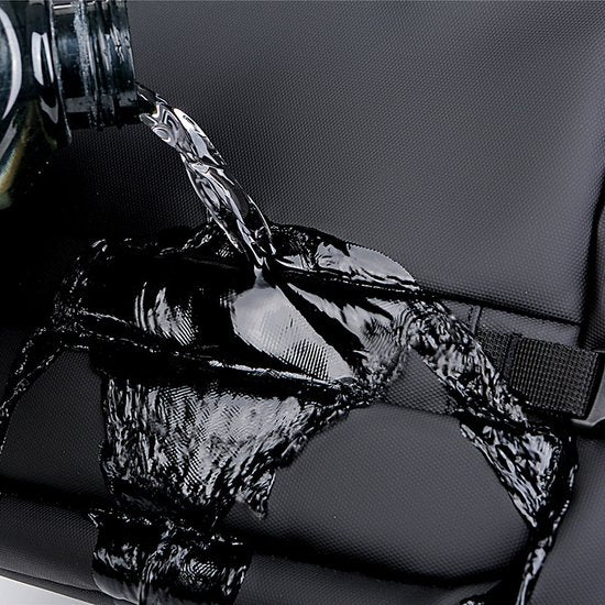 Stevige multifunctionele laptoptas / schooltas - laptop tot 15,6 inch - water afstotend, meerdere vakken - met usb aansluiting - Zwart
