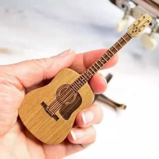 Houten Gitaar Plectrumdoos – Uniek Cadeau voor Gitaristen – Gitaarvormig Bewaardoosje – 12cm – Houtkleur
