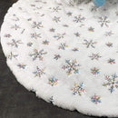 Elegante Kerstboomrok - 122 cm - Wit met Kleurrijke Sneeuwvlokken en Luxe Afwerking-Een Feestelijke Toevoeging aan Je Kerstdecoratie