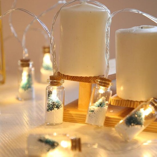 Kerst Wensfles Lichtslinger op Batterij - 2 Meter LED Sfeerverlichting met 10 Glazen Flesjes, Mini Kerstbomen en Sneeuweffect - Warm Wit Licht