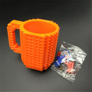 Build on Brick Mug - oranje - 350 ml - bouw je eigen mok met bouwsteentjes - BPA vrije drinkbeker cadeau voor kinderen of volwassenen - koffie thee limonade of andere dranken - pennenbeker - creatief accessoire voor op bureau