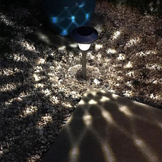 Xtraworks - 4 Stuks LED lamp op zonne Solar gazonlamp - RVS - Waterdichte Tuinverlichting Voor Buiten - Zilver- koel wit licht