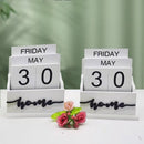 Houten Eeuwigdurende Kalender met 'Home' Design – Stijlvolle Handmatige Datumweergave voor Thuis & Kantoor-wit
