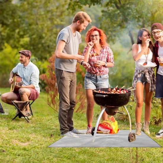 Barbecue vloermat van 100x 150cm Ideale mat voor onder de barbecue - Beschermt je terrastegels of gazon tegen hete kolen en vetvlekken - Grijs