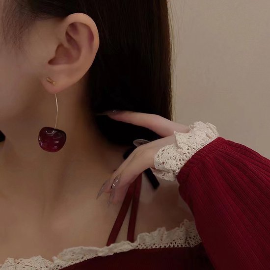 Rode Kersen Oorhangers - Lichtgewicht Vrouwen Oorbellen