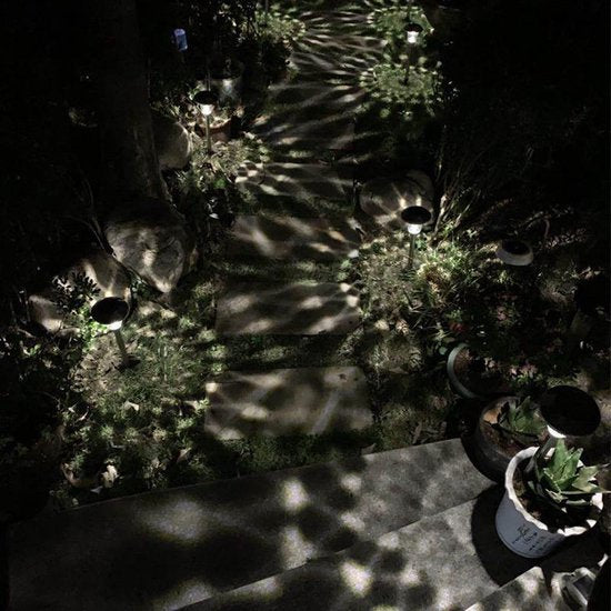 Xtraworks - 4 Stuks LED lamp op zonne Solar gazonlamp - RVS - Waterdichte Tuinverlichting Voor Buiten - Zilver- koel wit licht