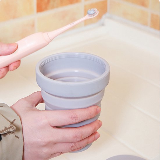 Draagbare opvouwbare siliconen koffiebeker opvouwbare waterbeker