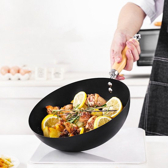 Traditionele Smeedijzeren Wokpan 20 cm met Deksel - Visgraat Non-Stick Coating - Geschikt voor Inductie, Gas, Elektrisch en Keramisch Koken