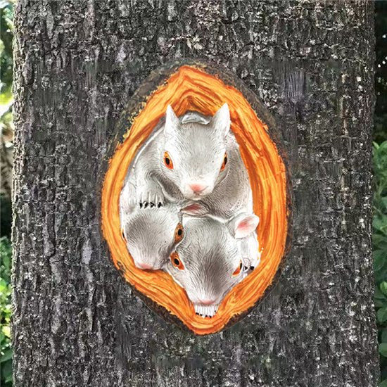 Tuindecoratie met Realistisch Eekhoorn Beeldje van Synthetische Hars-ophangbaar standbeeld- 9x4x12.7cm
