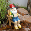 Vrolijke Kabouter in Ligstoel - Grappige Tuindecoratie met Zonnebril en Drankje- 7x9x12,5CM