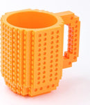 Build on Brick Mug - oranje - 350 ml - bouw je eigen mok met bouwsteentjes - BPA vrije drinkbeker cadeau voor kinderen of volwassenen - koffie thee limonade of andere dranken - pennenbeker - creatief accessoire voor op bureau